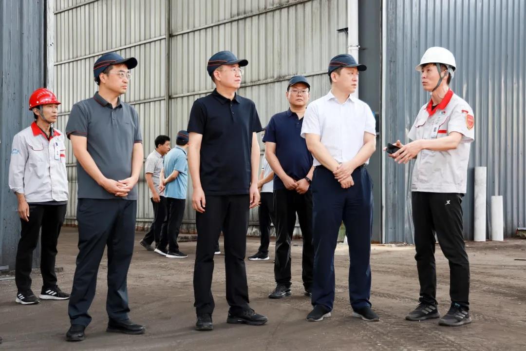 市委常委、副市長(zhǎng)、翼城縣委書(shū)記王淵到華翔（翼城）新材料科技園現(xiàn)場(chǎng)辦公